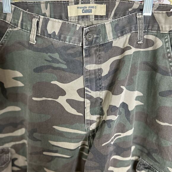 WRANGLER Jeans Cargo Camo Pants / Size 40 X 28 - Picture 12 of 15
